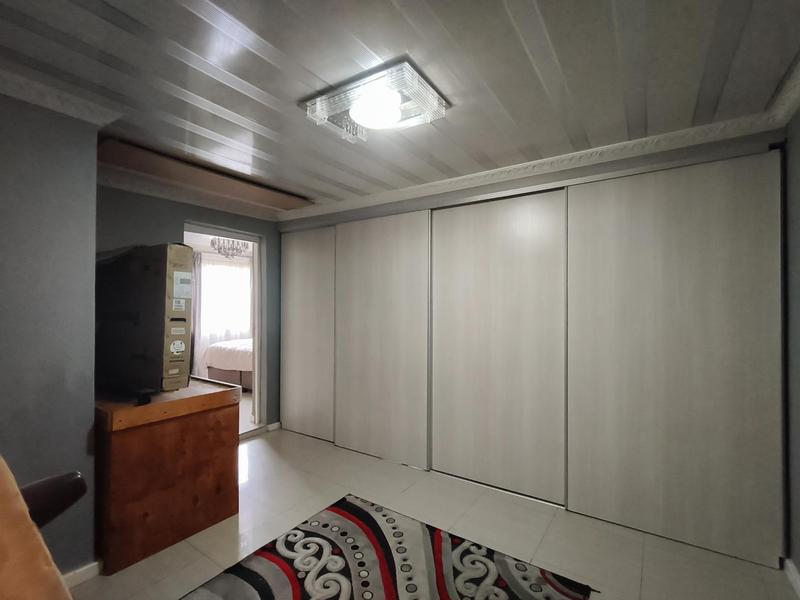 7 Bedroom Property for Sale in Southernwood Eastern Cape